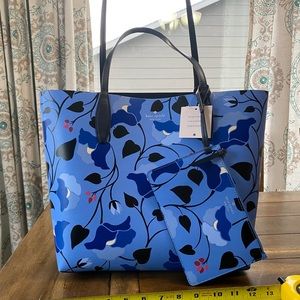 Kate Spade Bloom L Reversible tote w/wristlet NWT